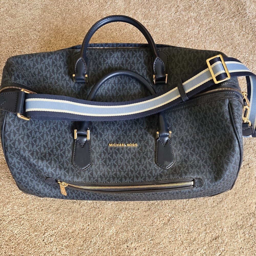Michael Kors Black Logo Rolling Suitcase with Duffle - Picture 3 of 7